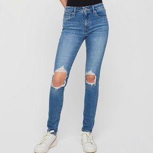 Levi’s 721 High Rise Skinny Jeans in Rugged Indigo